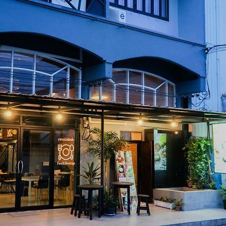 Nara Cafe And Hostel Bangkok Extérieur photo