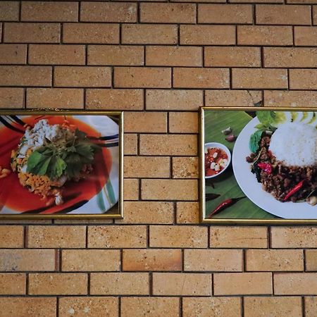Nara Cafe And Hostel Bangkok Extérieur photo
