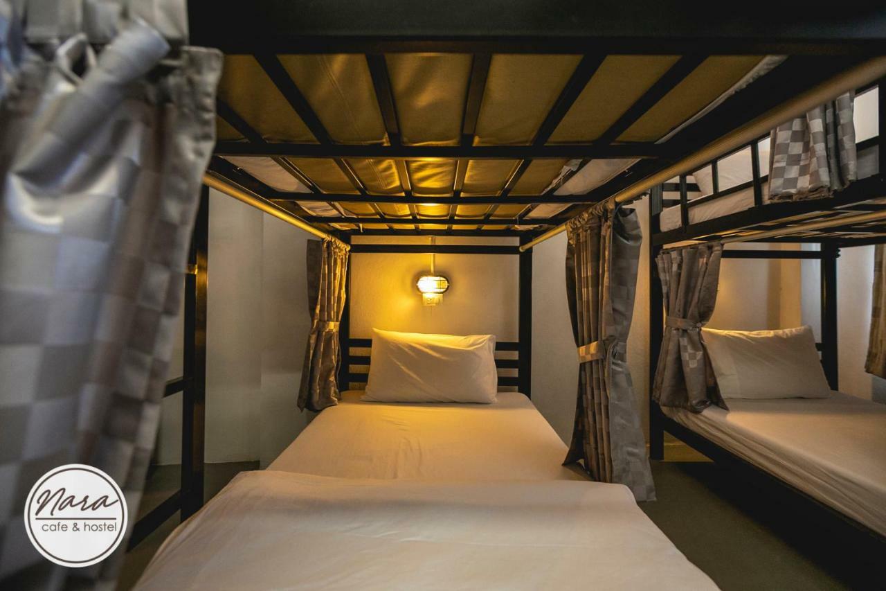 Nara Cafe And Hostel Bangkok Extérieur photo