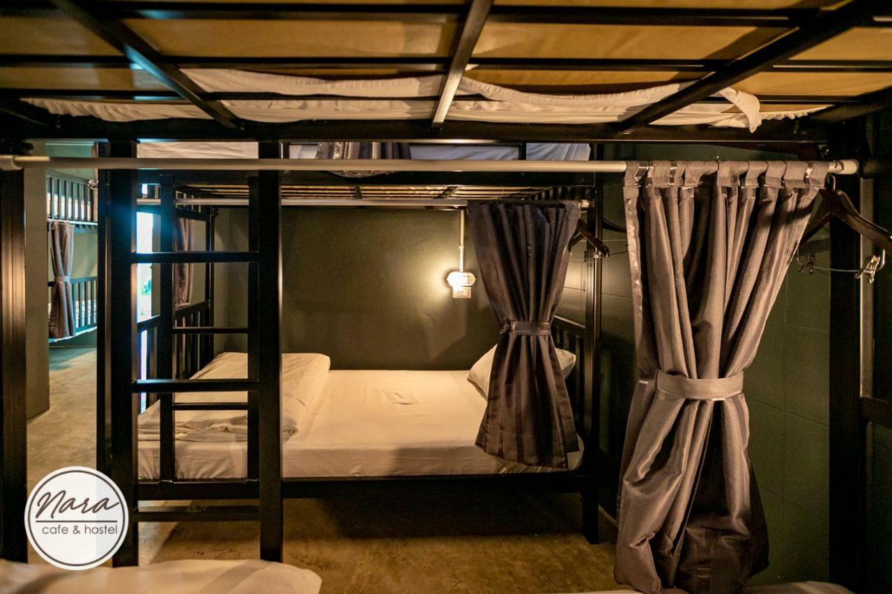 Nara Cafe And Hostel Bangkok Extérieur photo
