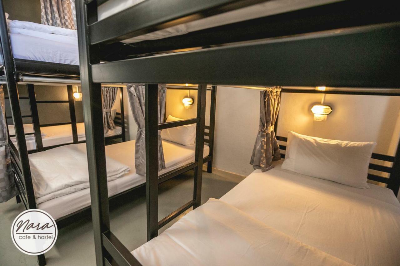 Nara Cafe And Hostel Bangkok Extérieur photo