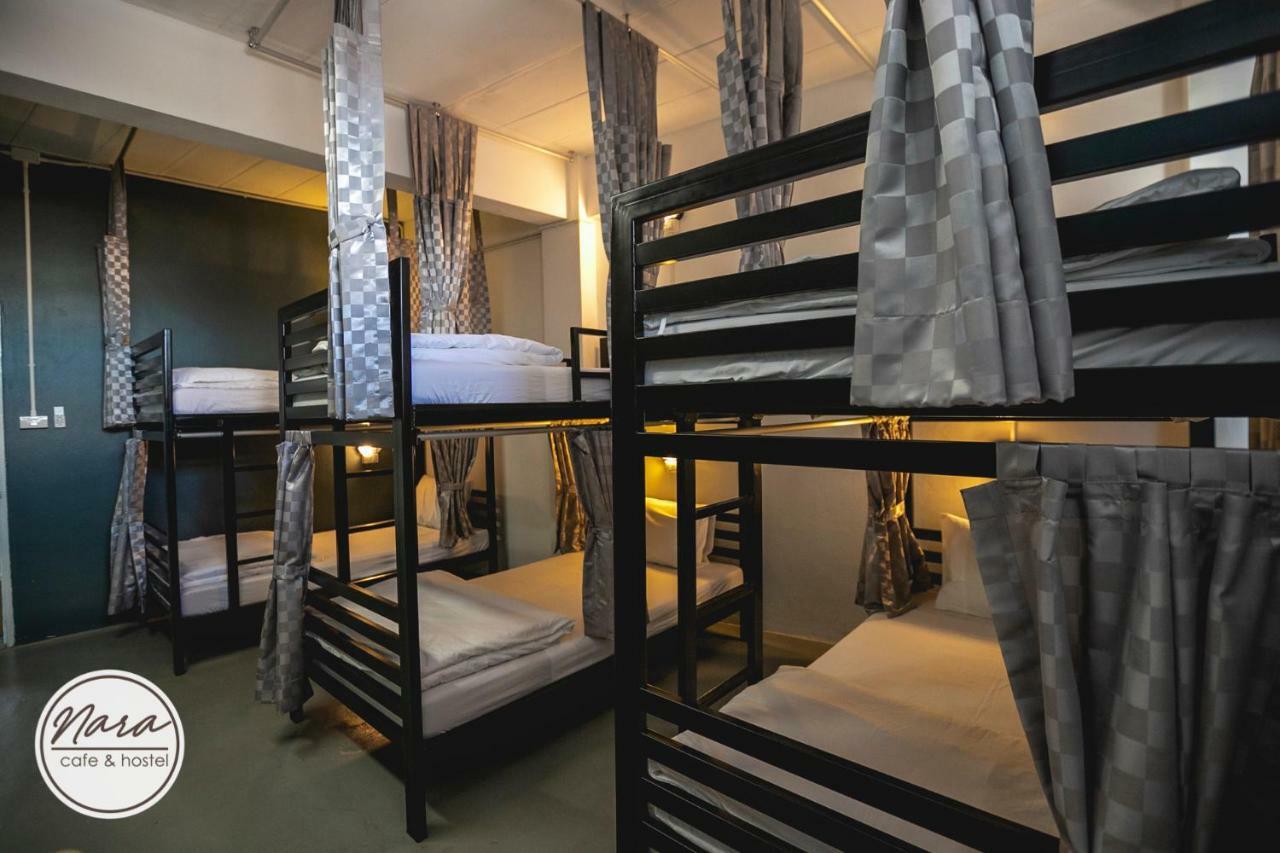 Nara Cafe And Hostel Bangkok Extérieur photo