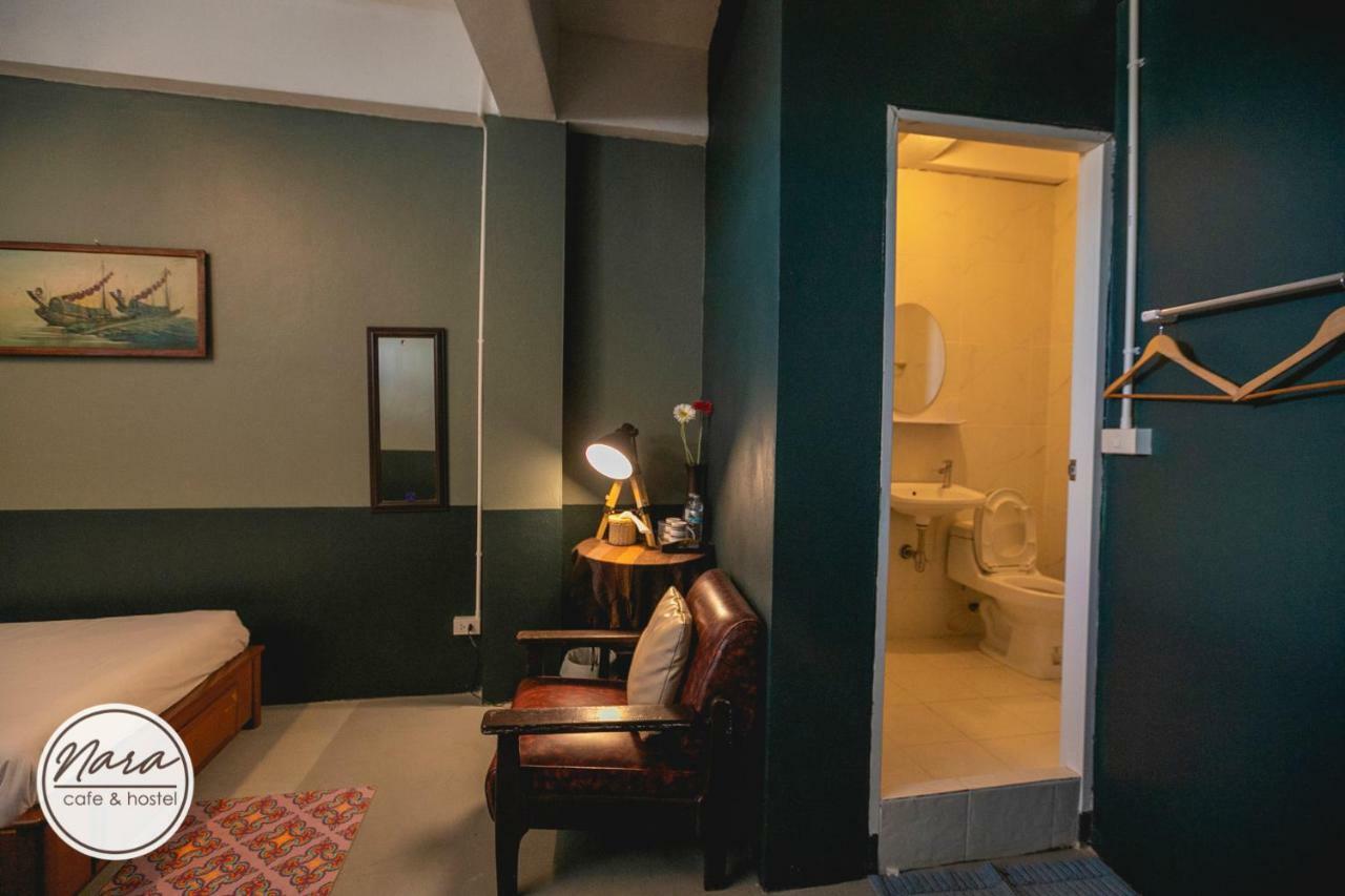 Nara Cafe And Hostel Bangkok Extérieur photo