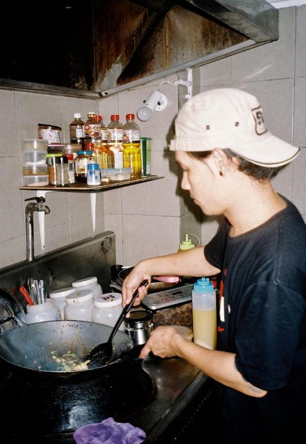 Nara Cafe And Hostel Bangkok Extérieur photo